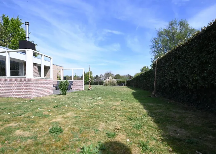 Villa Mer, Terra Nova - Detached Bungalow With Xxl Garden, Near The Beach