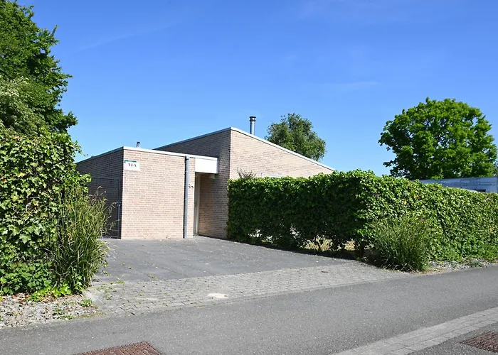 Villa Mer, Terra Nova - Detached Bungalow With Xxl Garden, Near The Beach